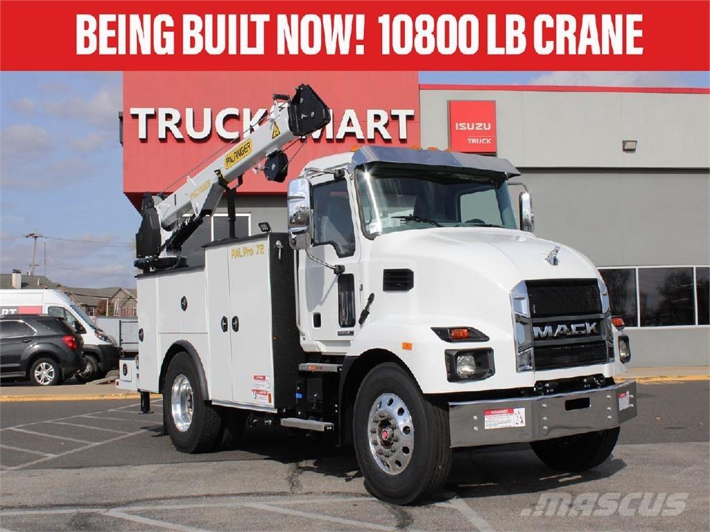 Mack MD6 Tovornjaki z žerjavom