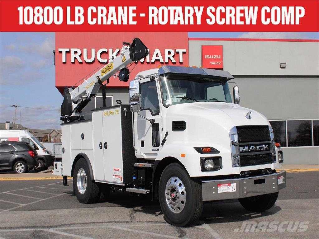 Mack MD6 Tovornjaki z žerjavom