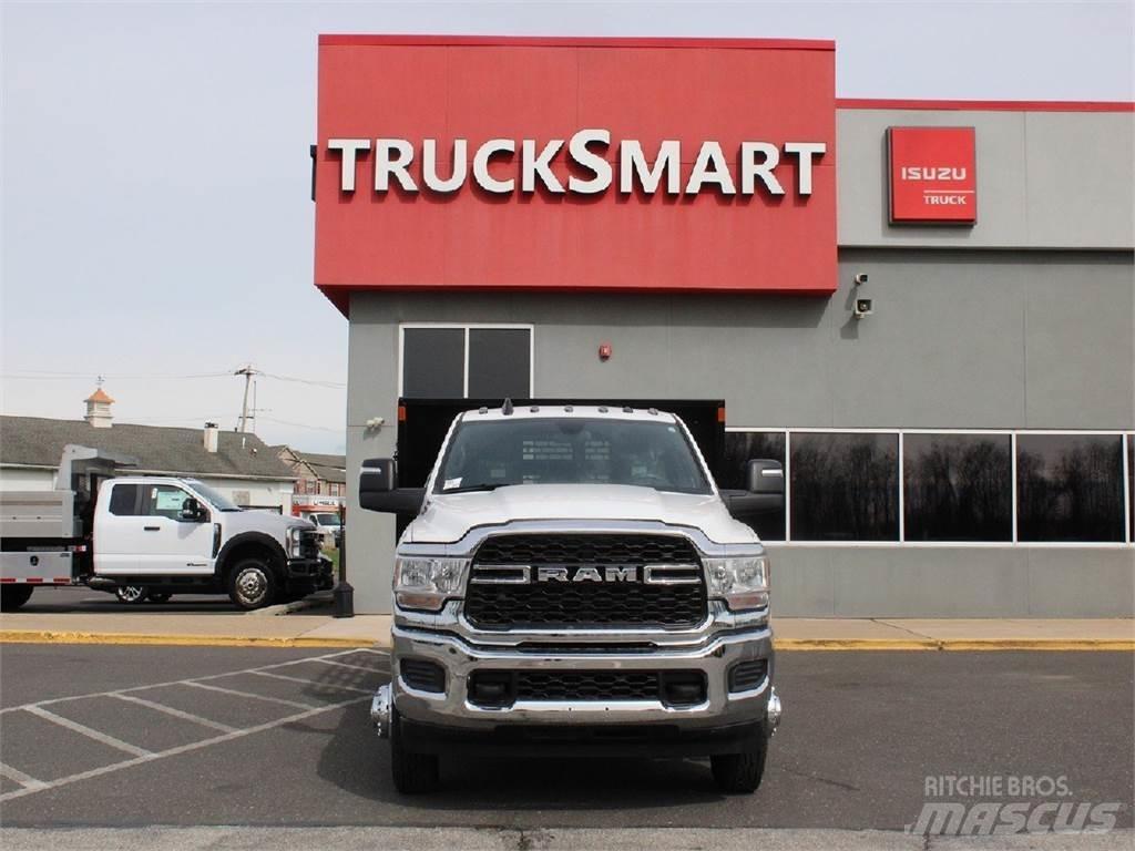 RAM 3500 Tovornjaki s kesonom/platojem