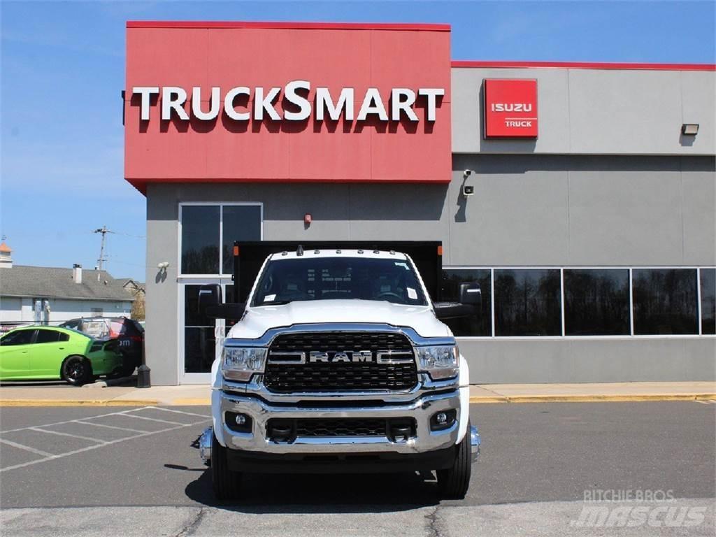 RAM 5500 Tovornjaki s kesonom/platojem