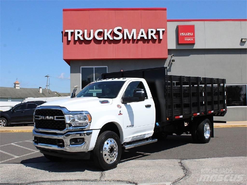 RAM 5500 Tovornjaki s kesonom/platojem