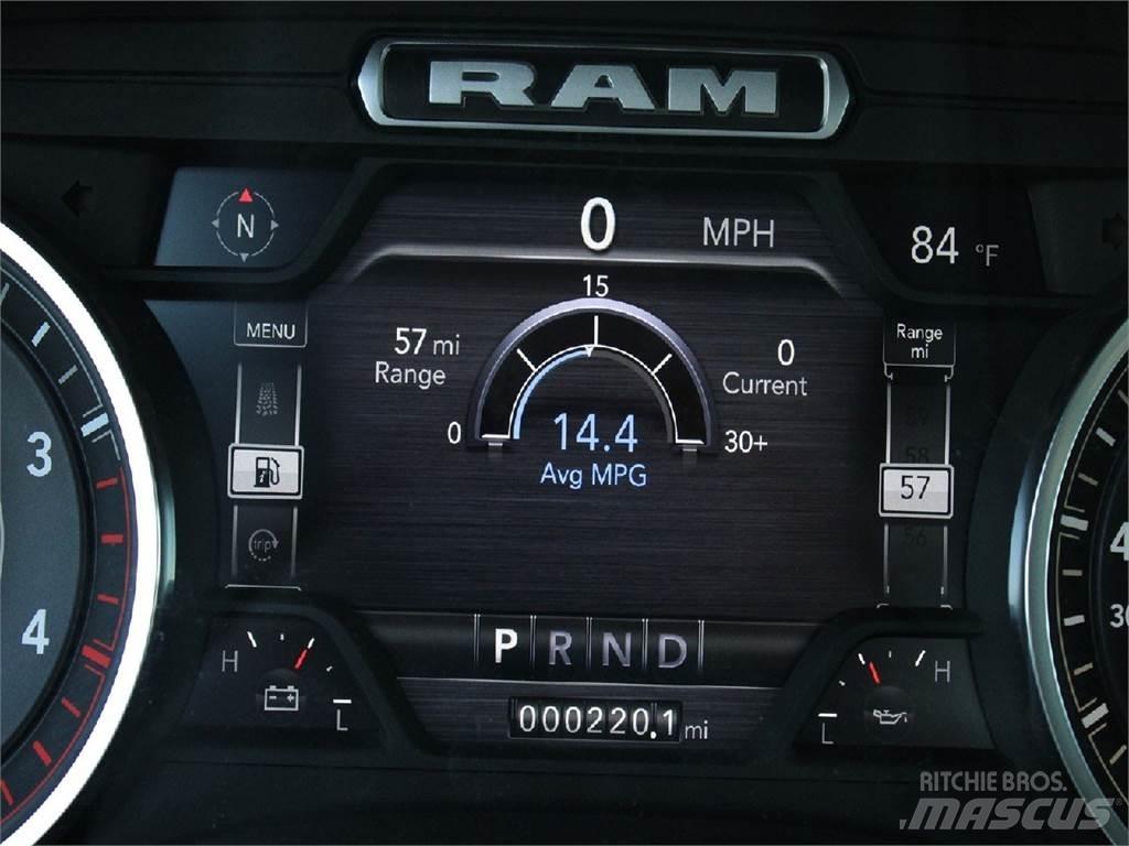 RAM 5500 Tovornjaki s kesonom/platojem