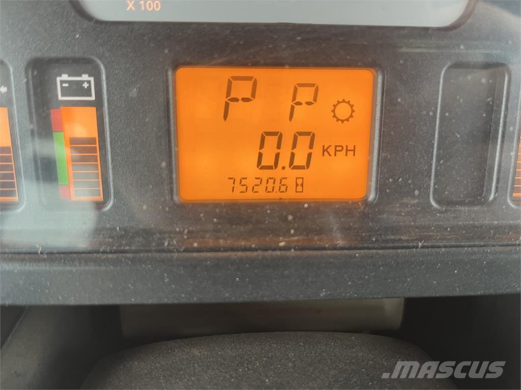 Challenger MT775E Traktorji