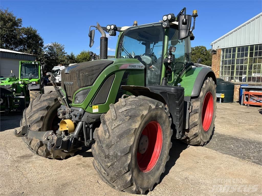 Fendt 718 Traktorji