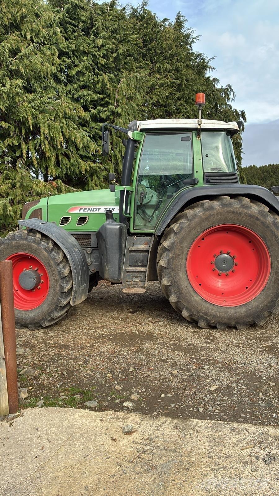 Fendt 718 Traktorji