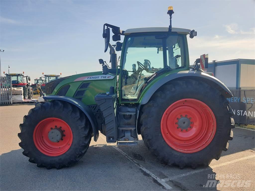 Fendt 718 VARIO S4 Traktorji