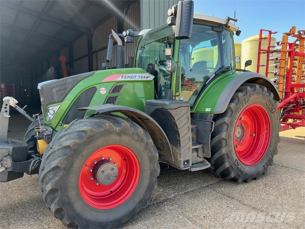 Fendt 724 Traktorji