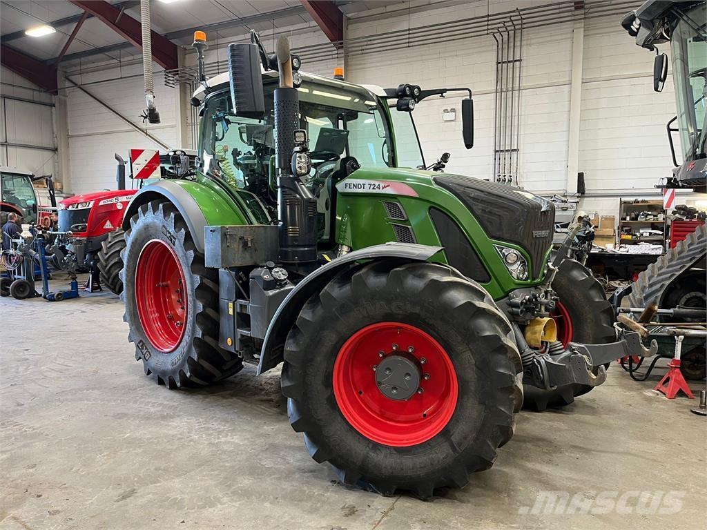 Fendt 724 VARIO S4 Traktorji