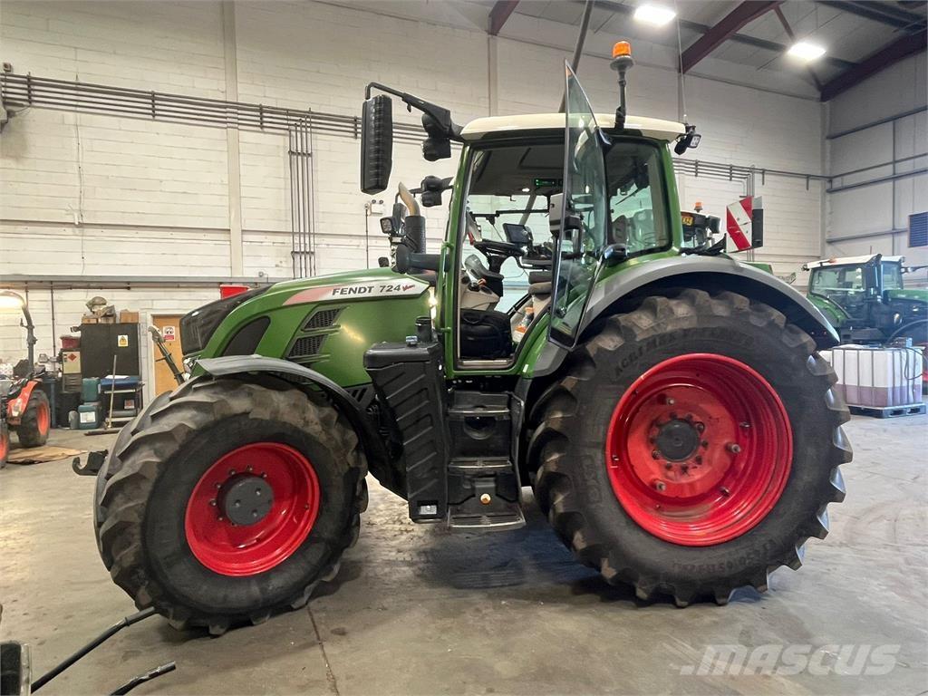 Fendt 724 VARIO S4 Traktorji