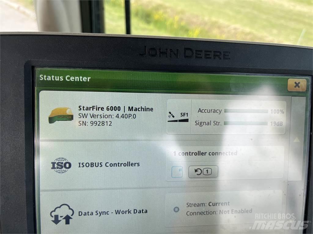 John Deere 6215R Traktorji