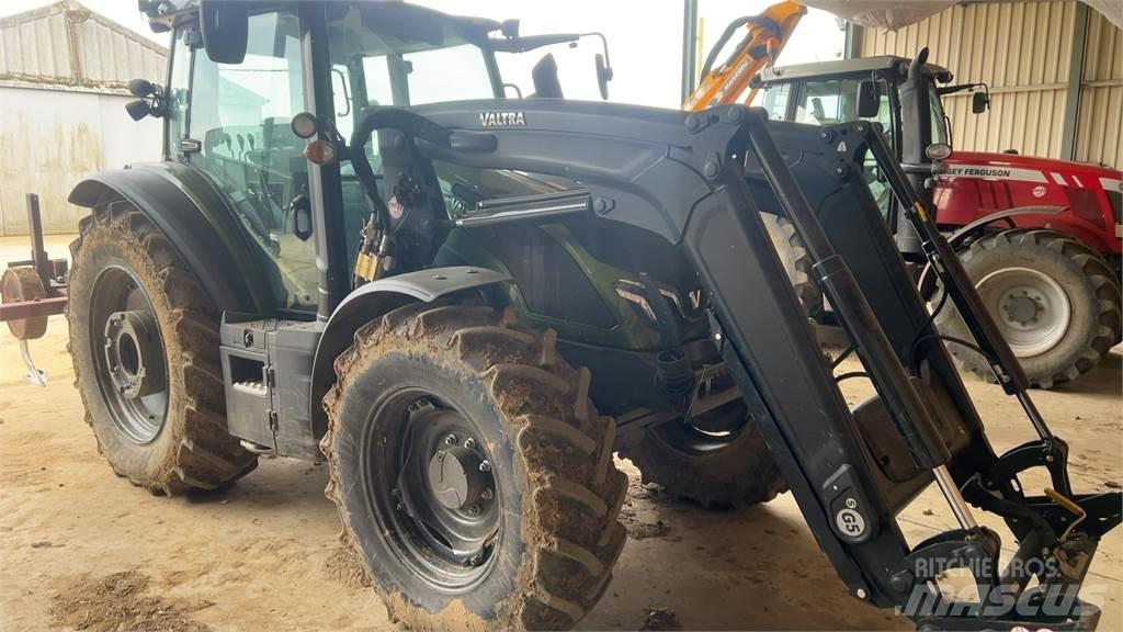 Valtra G135A Traktorji