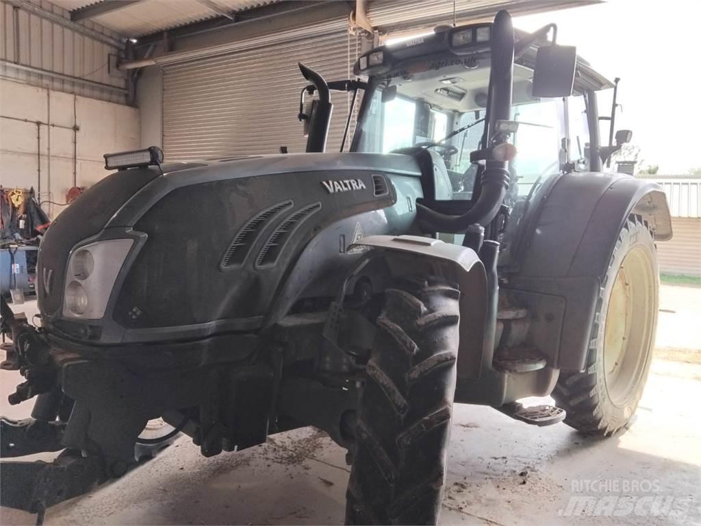 Valtra T183V Traktorji