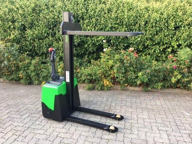 Cesab S110 Ročni električni viličar