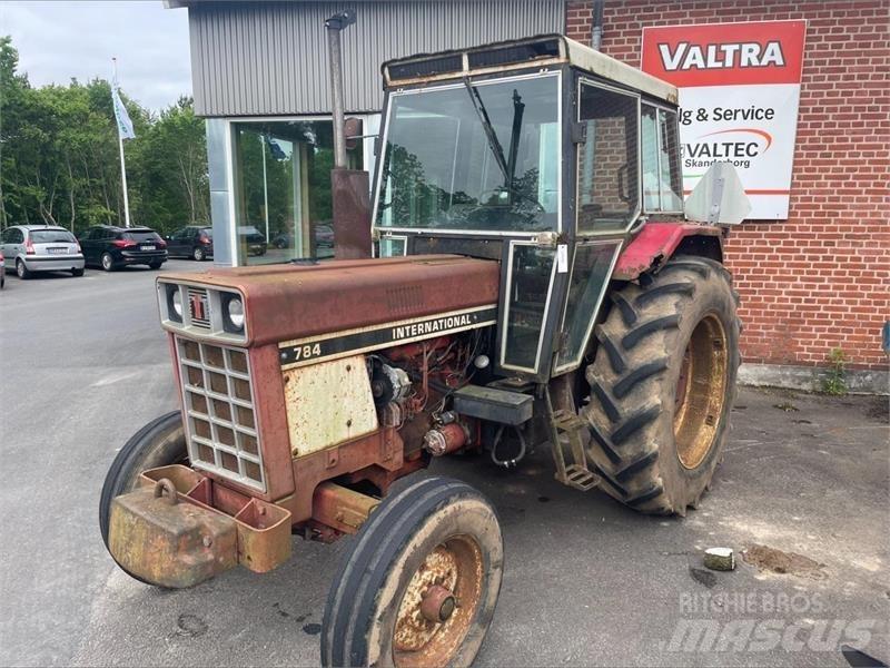 IH 784 Traktorji