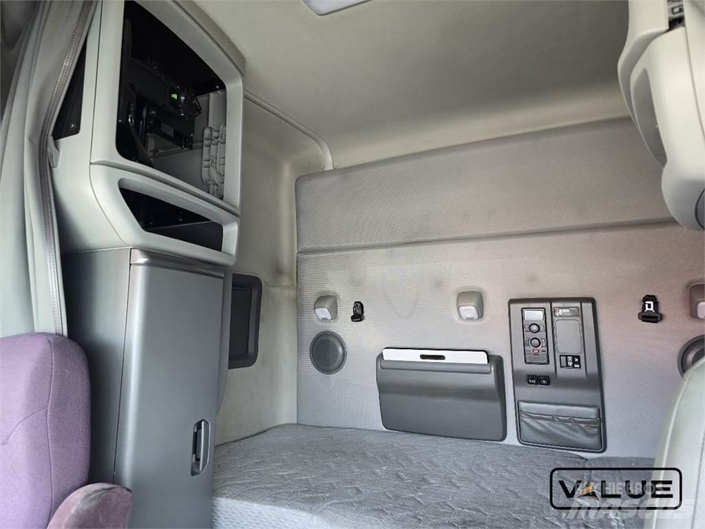 Volvo VNL740 Vlačilci