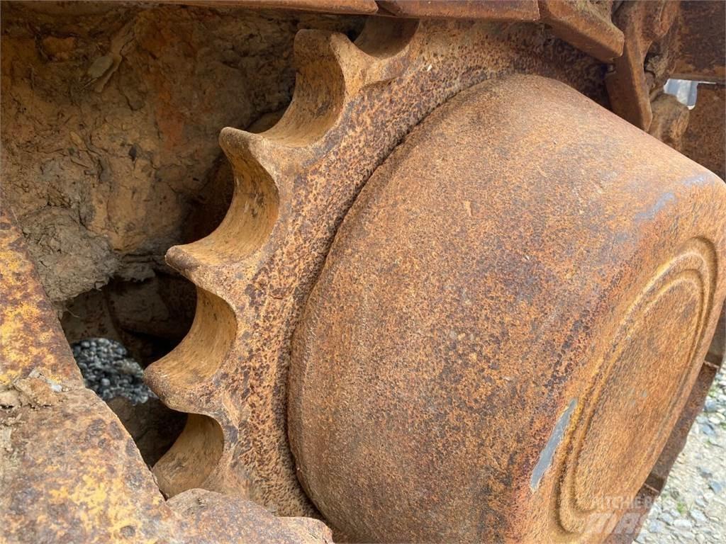 CAT 935B Drugo