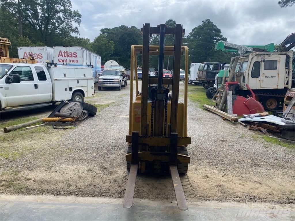 CAT T40B Drugo