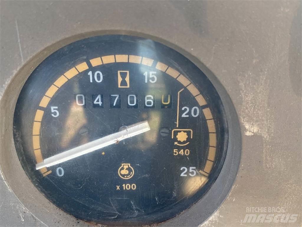 Ford 575D Drugo