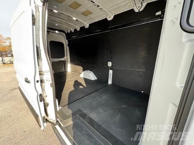 Ford Transit Drugo