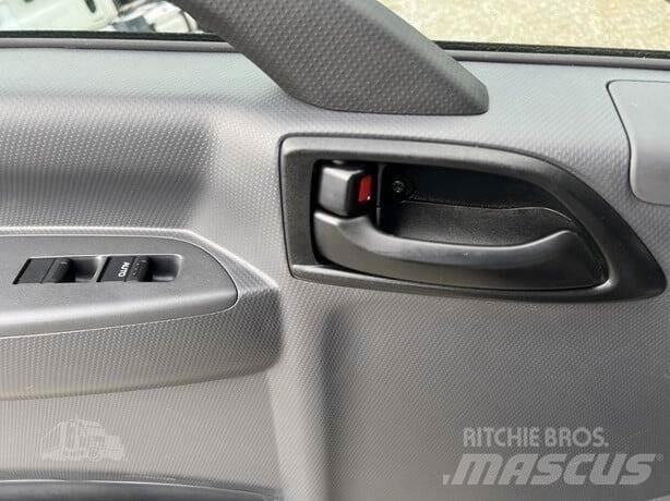 Isuzu NRR Drugo