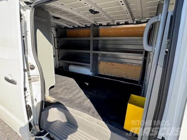 Nissan NV Drugo