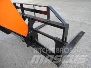 SkyTrak 8042 Drugo
