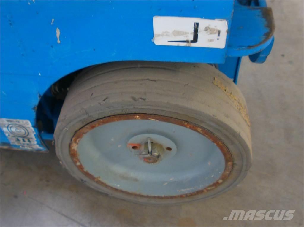 Genie GRC12 Vertikalna dvigala