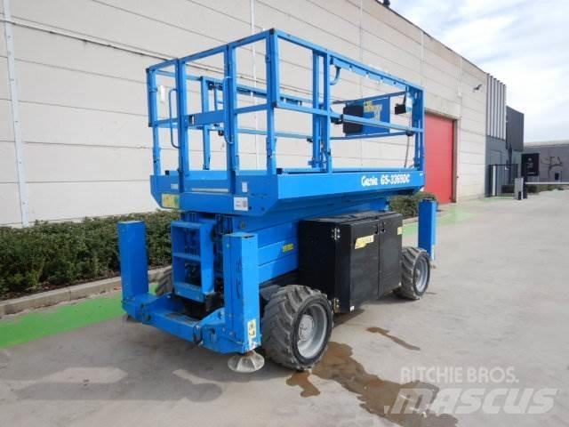 Genie GS3369DC Škarjaste dvižne ploščadi