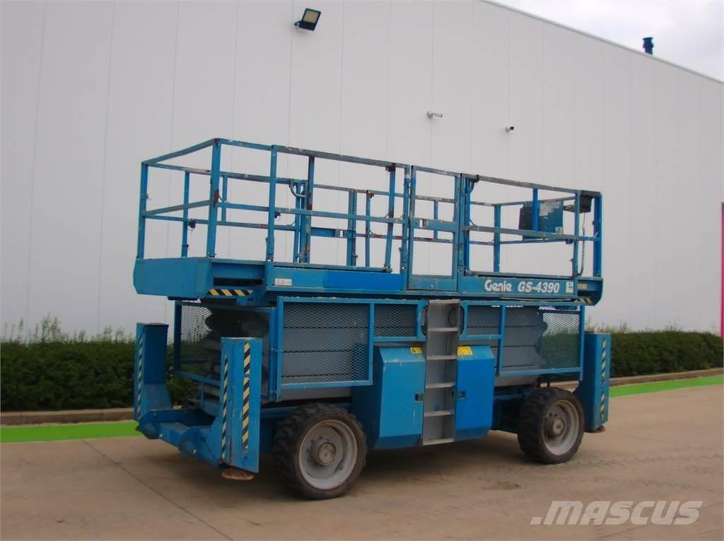 Genie GS4390RT Škarjaste dvižne ploščadi