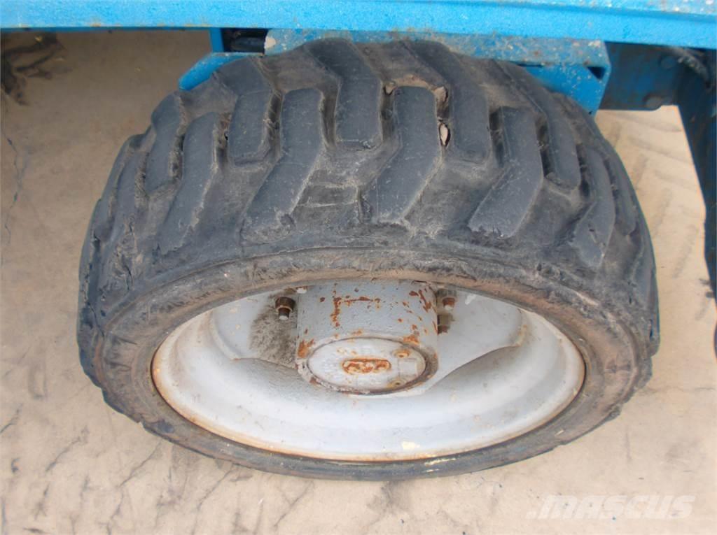 Genie GS4390RT Škarjaste dvižne ploščadi
