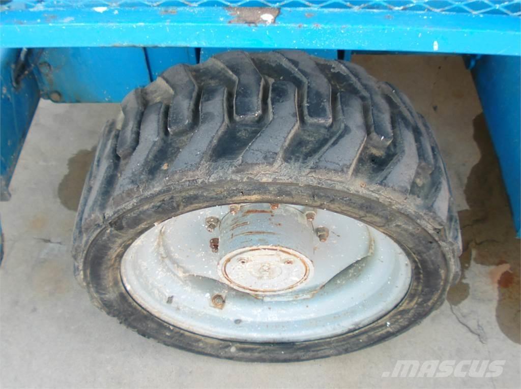 Genie GS4390RT Škarjaste dvižne ploščadi