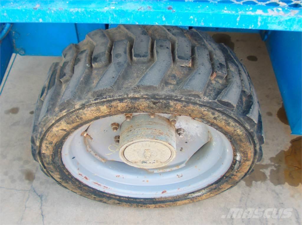 Genie GS4390RT Škarjaste dvižne ploščadi