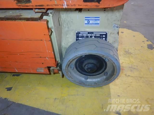 JLG 1230ES Vertikalna dvigala