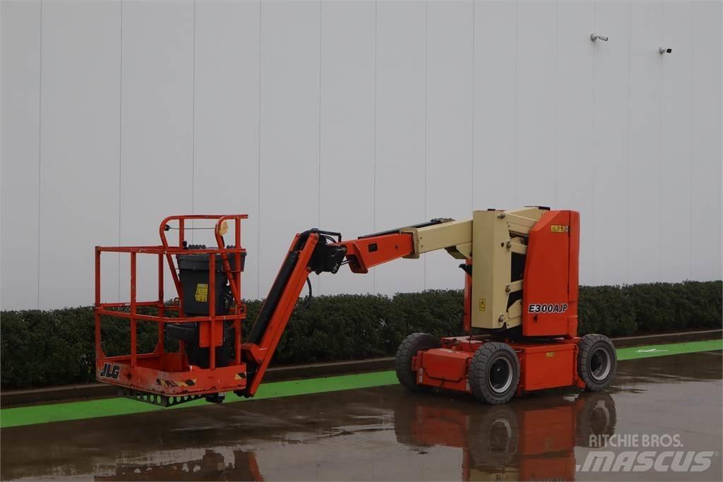 JLG E300AJP Zglobne dvižne ploščadi