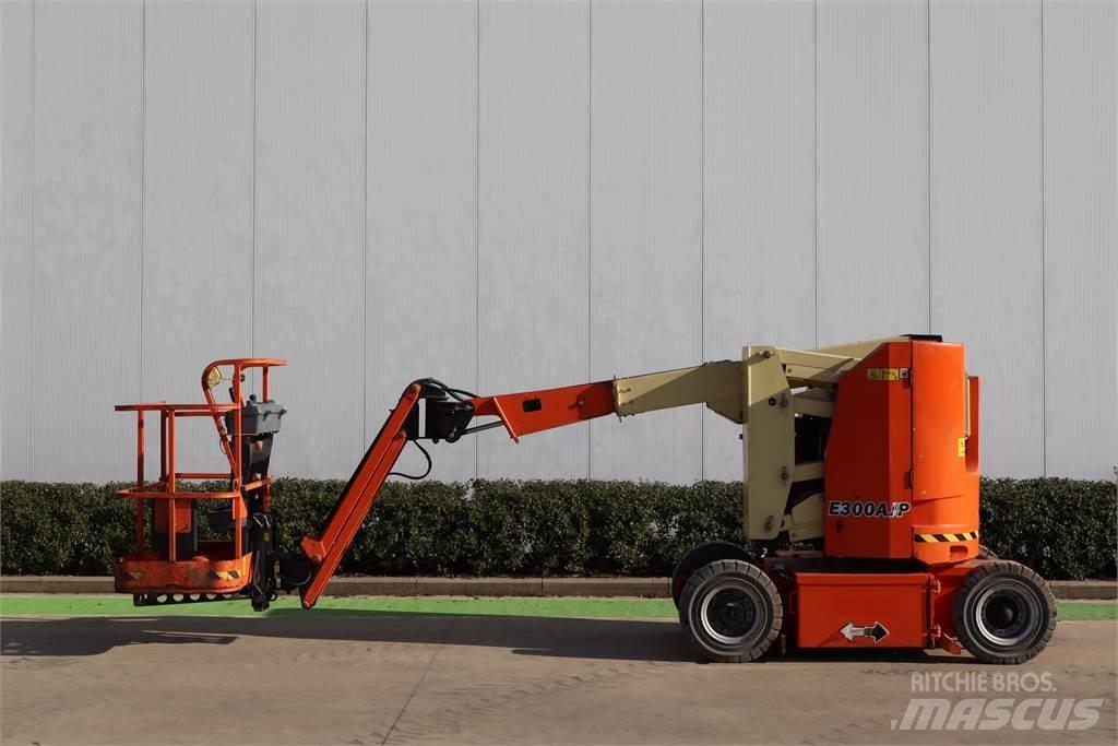 JLG E300AJP Zglobne dvižne ploščadi