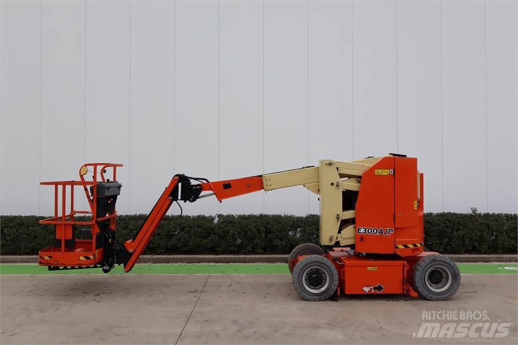 JLG E300AJP Zglobne dvižne ploščadi