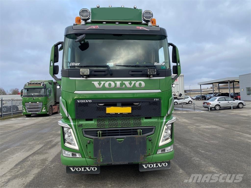 Volvo FH 8x4 Tovornjaki z žerjavom