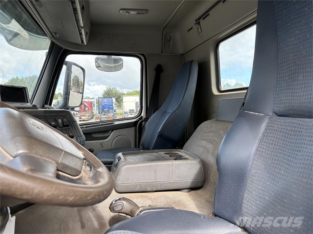 Volvo FM440 Razstavljivi tovornjaki z žičnimi dvigali