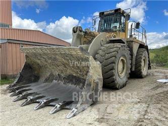 CAT 990 II Kolesni nakladalci