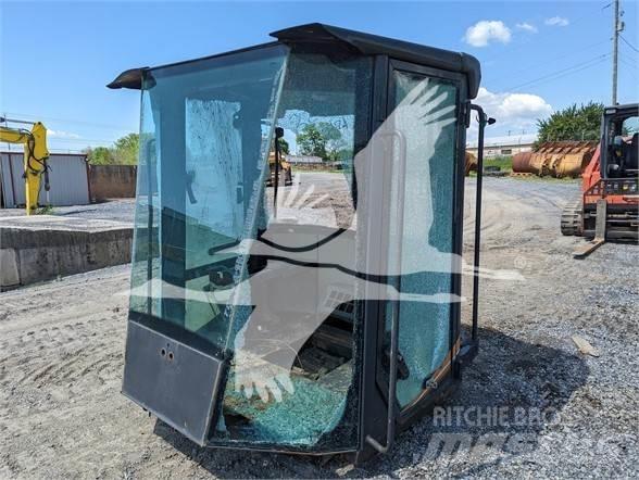 CASE  Kabine in notranjost