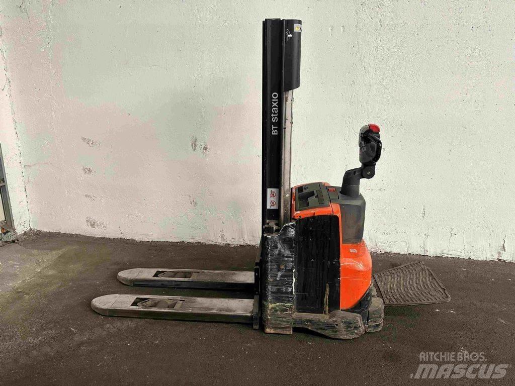 BT SWE 100 Ročni električni viličar