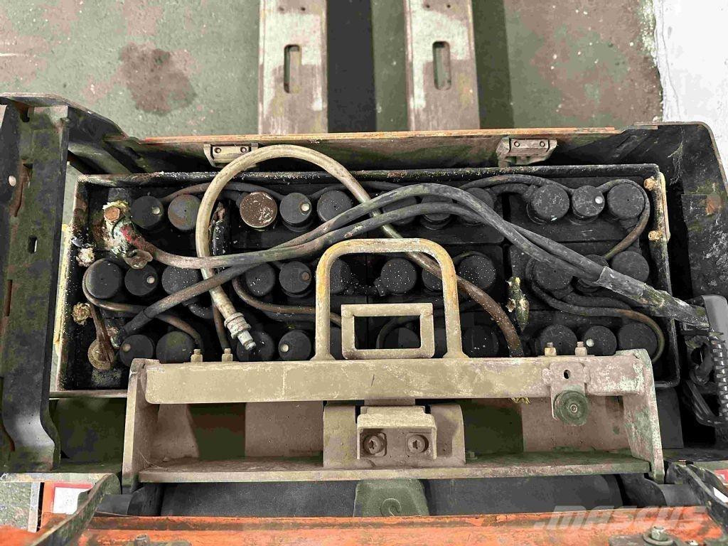 Toyota LPE 200 Električni nizko dvižni viličar