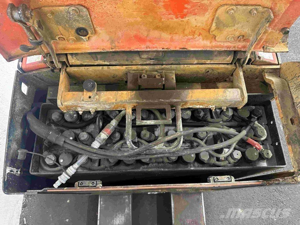 Toyota LPE 200 Električni nizko dvižni viličar