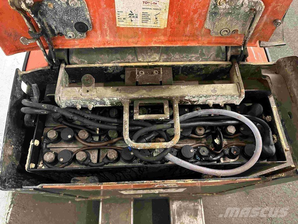 Toyota LPE 200 Električni nizko dvižni viličar
