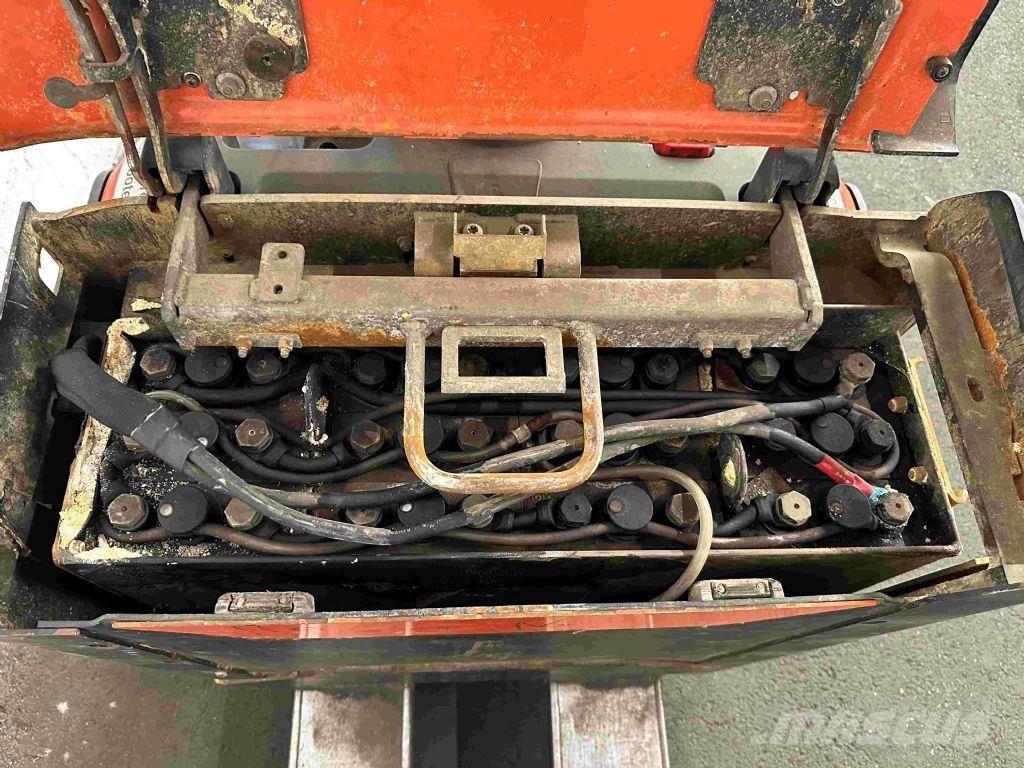 Toyota LPE 200 Električni nizko dvižni viličar