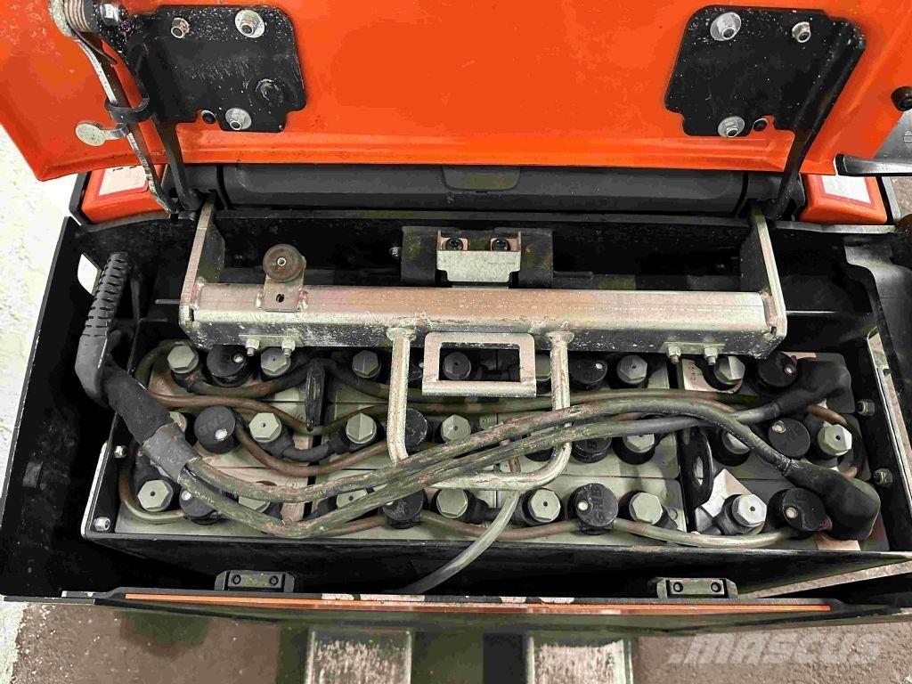Toyota LPE 200 Električni nizko dvižni viličar