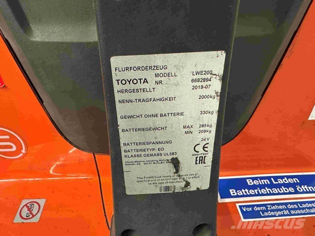 Toyota LWE 200 Električni nizko dvižni viličar