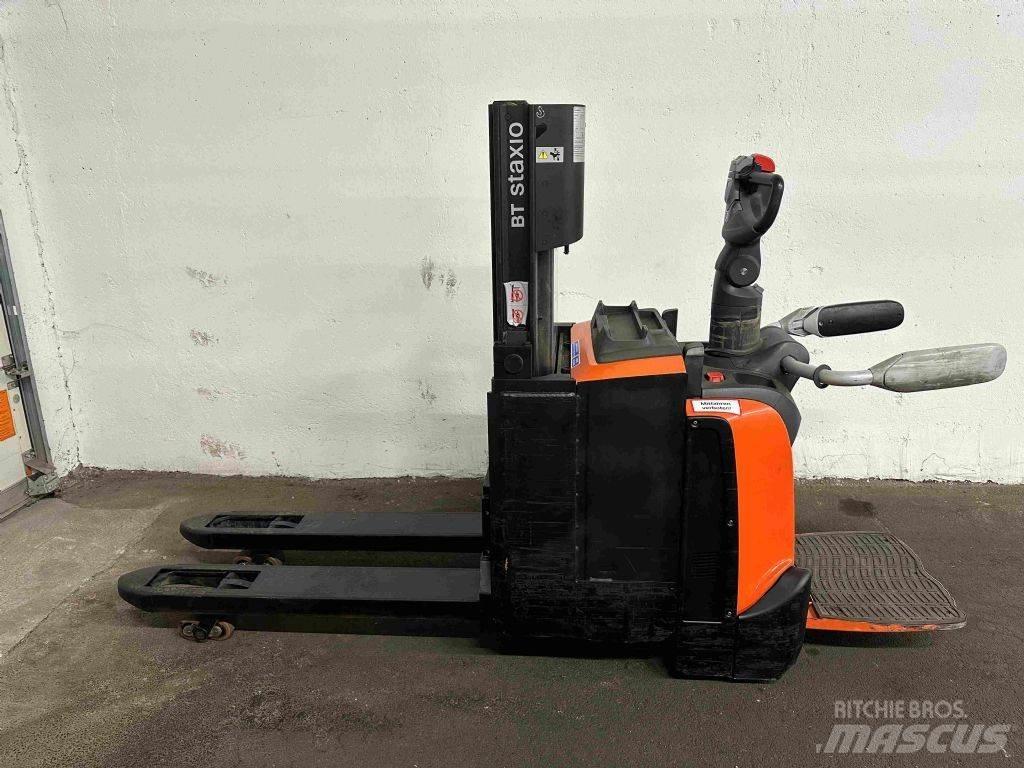 Toyota SPE 200 DN Ročni električni viličar
