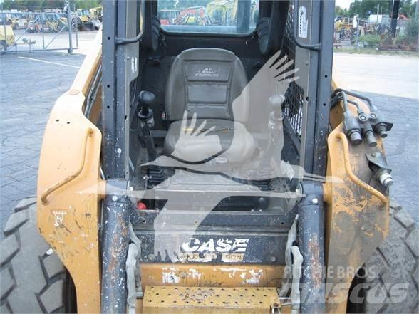 CASE SV250 Skid steer mini nakladalci