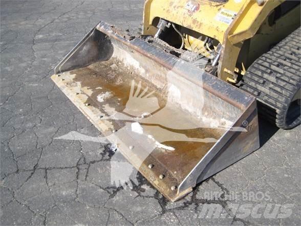 CAT 279D3 Skid steer mini nakladalci